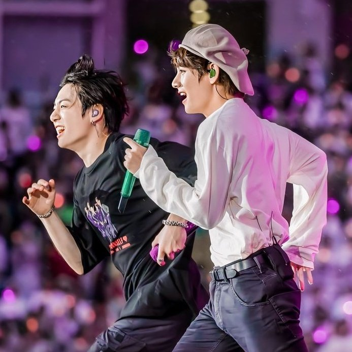 태국. on Twitter "📚 some taekook ao3 recs Like Sunflowers to the Sun