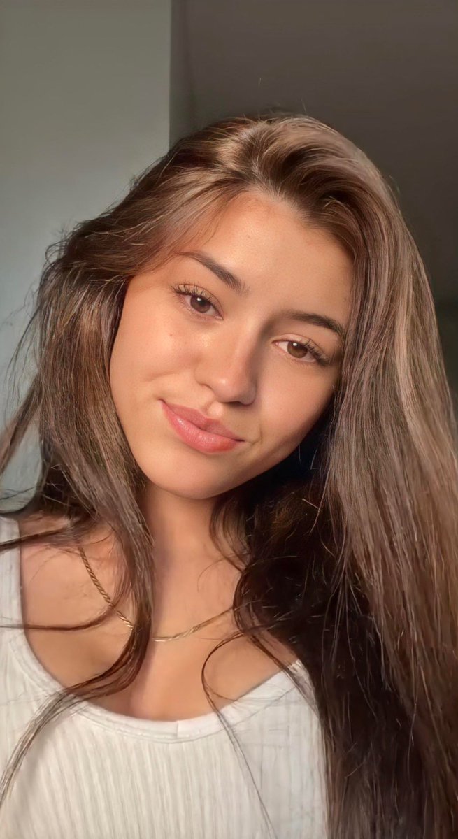 lilAvaRose's tweet photo. this hair🌹😍 https://t.co/cjzVFVVtsC