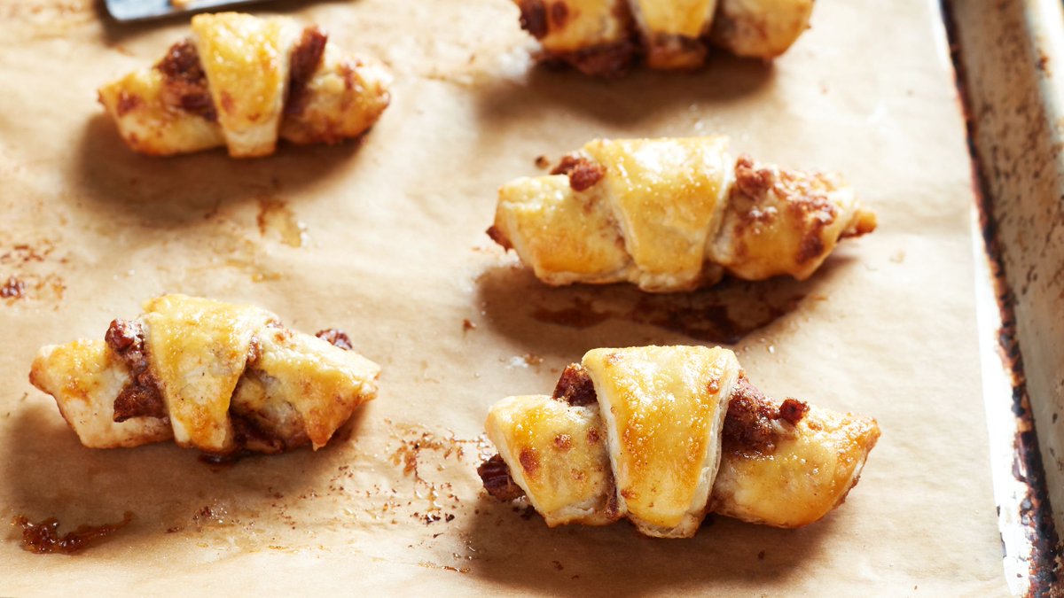 thekitchn's tweet photo. Pecan pie rugelach is the perfect treat β bursting with cinnamon and brown sugar-sweetened pecans. Get @FoodieInNewYork's recipe: https://t.co/VjfRbBaixr #quarantinecookies https://t.co/svHec5AdOH