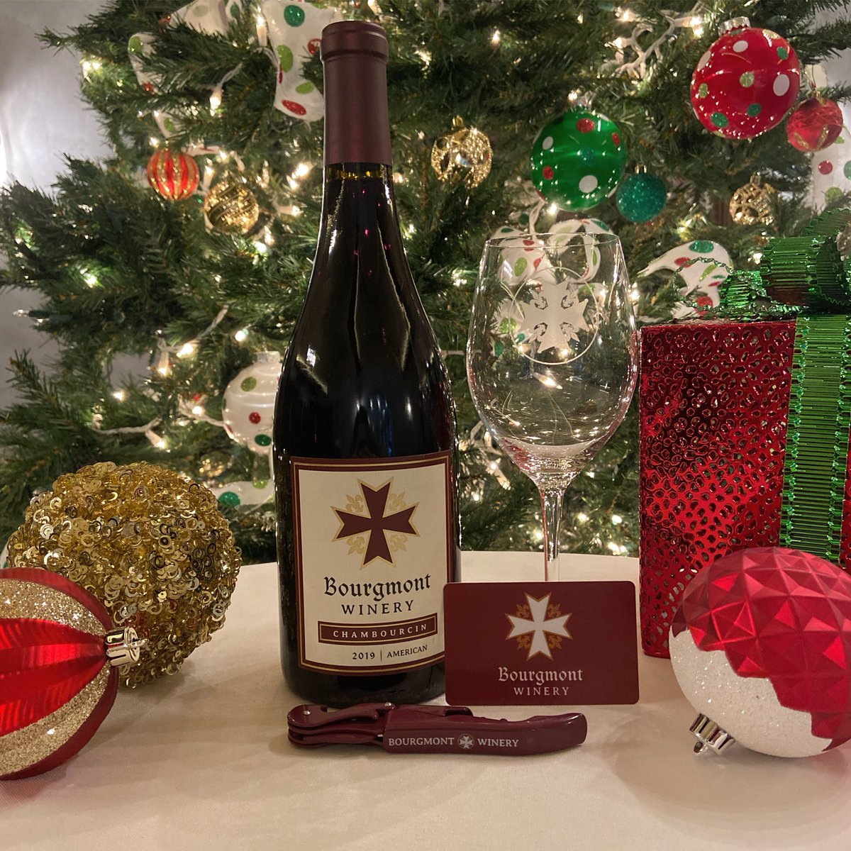 I’m dreaming of a wine Christmas. 🍷

Looking for the perfect gift this holiday season? Stop by our tasting room! Open this Saturday 11-5 PM and Sunday 1-6 PM.