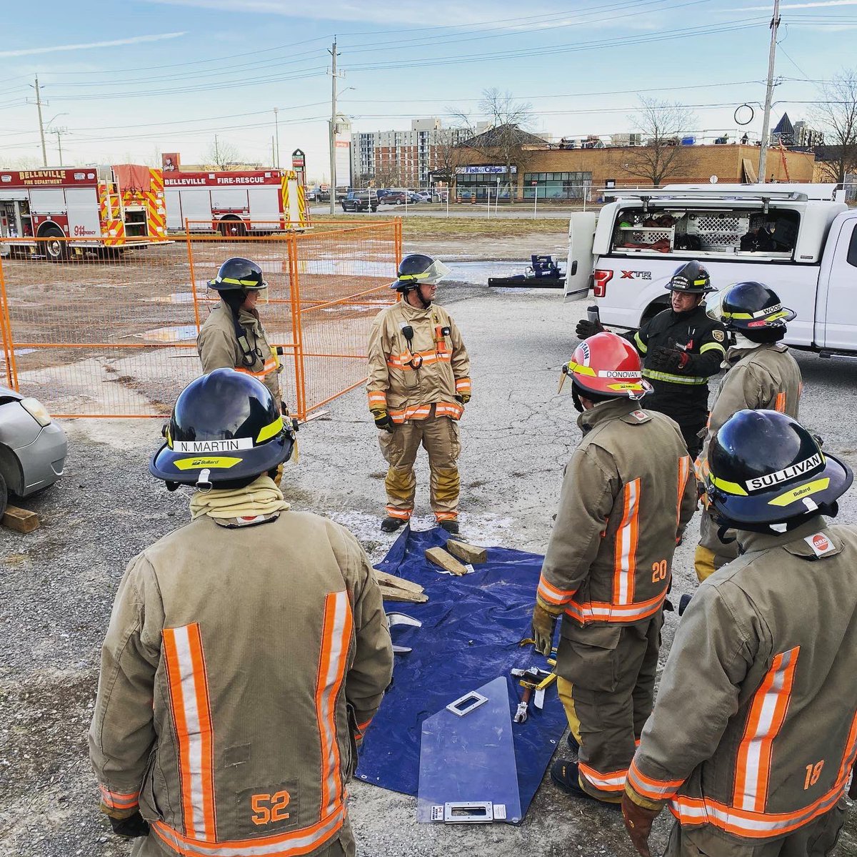BPFFAlocal497's tweet image. Day 1 of Auto Ex testing out our new Hurst combination tools. C platoon starting off the week for both Stations 1 and 2! #autoex #hursttools