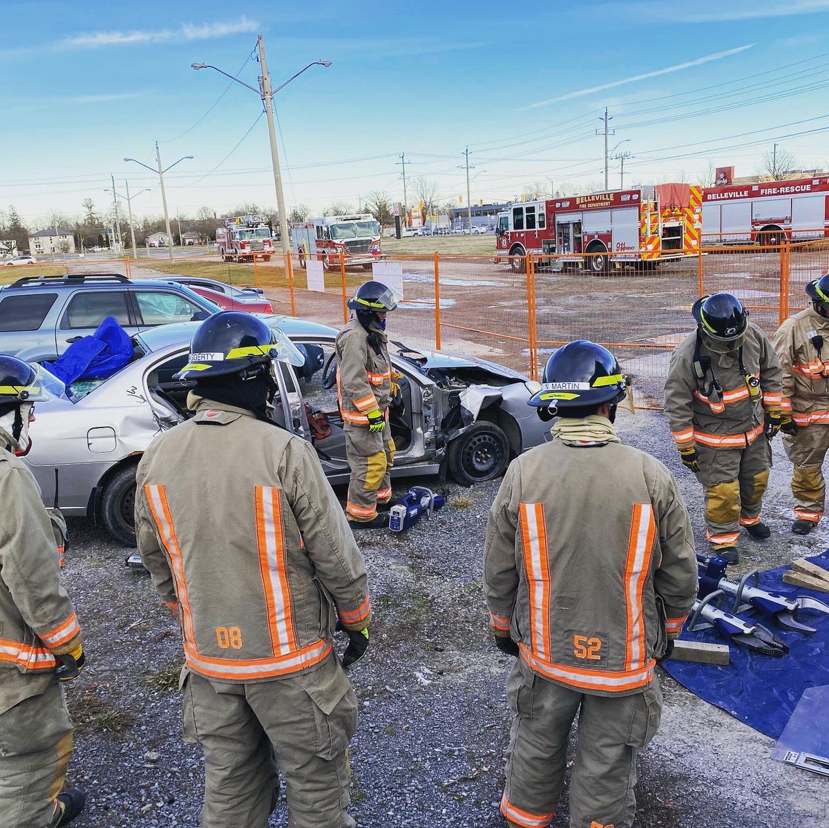 BPFFAlocal497's tweet image. Day 1 of Auto Ex testing out our new Hurst combination tools. C platoon starting off the week for both Stations 1 and 2! #autoex #hursttools