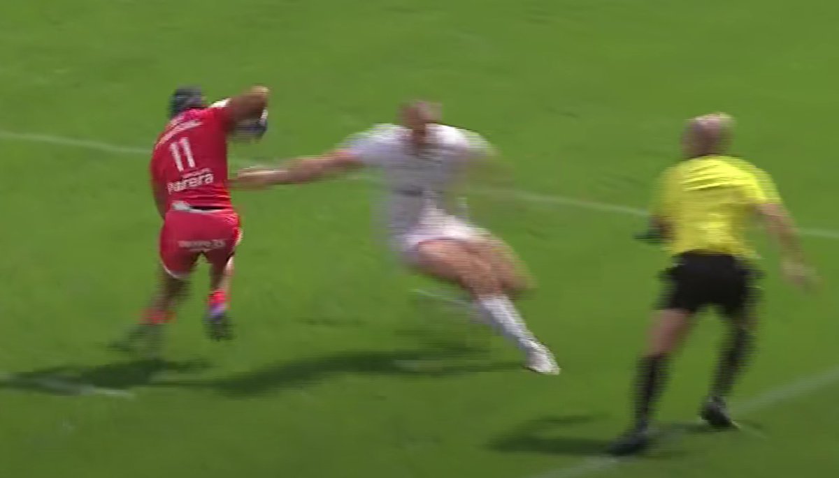 Kolbe relies on his ability to decelerate and rapidly change direction to 'misdirect' the Ulster defender and create the separation and space necessary to score. This is an extreme example as Kolbe possesses the nastiest step in world rugby /6