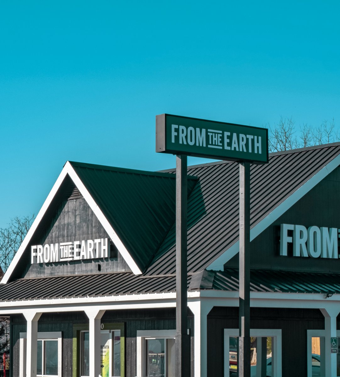 fromtheearthmo's tweet image. You've probably seen this sharp-looking building driving down Troost. Be sure to pop in this January when we open doors to Medical Patients 🔥 

#fromtheearth #illicitgardens #justbetrees #kansascitycannabis #kansascity #kcmo #kc #missouri #instakc #kansascitymo #crossroadskc