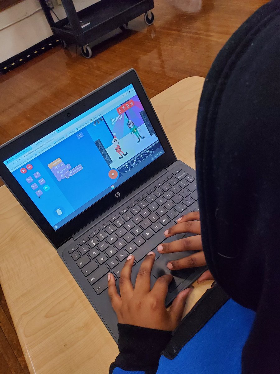MrsGray416's tweet photo. Well we have lift off...Our 1st day of coding with 4th grade. They thoroughly enjoyed themselves so did their teacher. #12daysofcode #HISDecoded @HISD_Inst_tech https://t.co/Nj6DFRLxAW