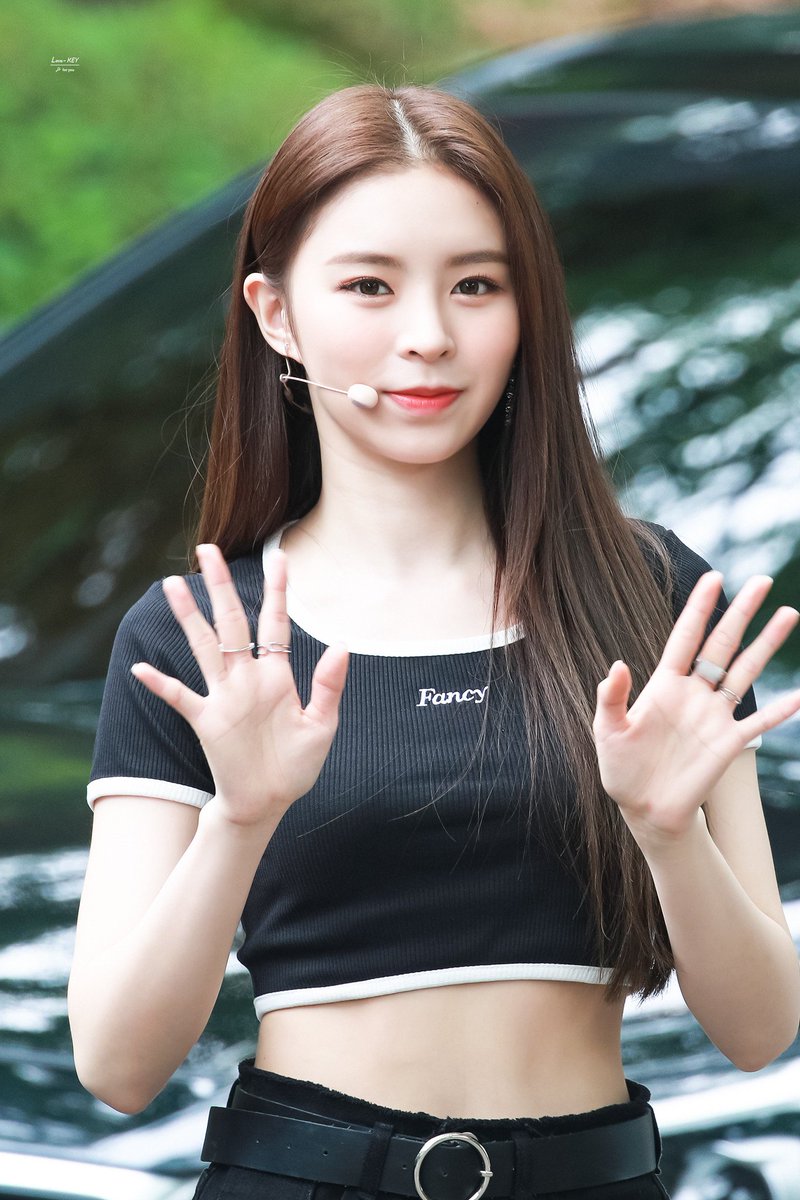 KEV1NB4E's tweet photo. I really miss you, you haven't updated for a month and I'm really starting to worry, Where are you Elkie? 🥺😭
#WhereIsElkie @CUBECLC #CLC #ELKIE #씨엘씨 #엘키 #莊錠欣 #청팅옌 #장정흔 #エルキ https://t.co/zgyjYPCYsF