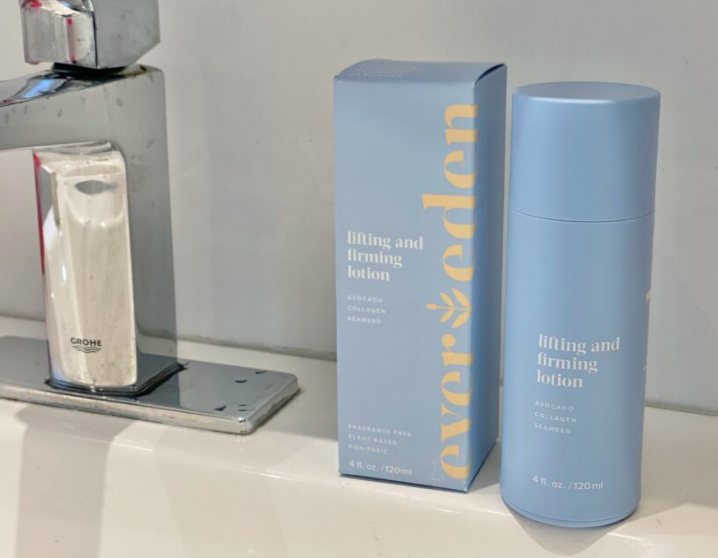 savvysassymoms's tweet photo. We are currently loving this #Everdeen Lifting & Firming Lotion. With options for both moms and babies, everyone in the family can banish dry winter skin.
https://t.co/nxODdgzVrE https://t.co/KugohUcFgb