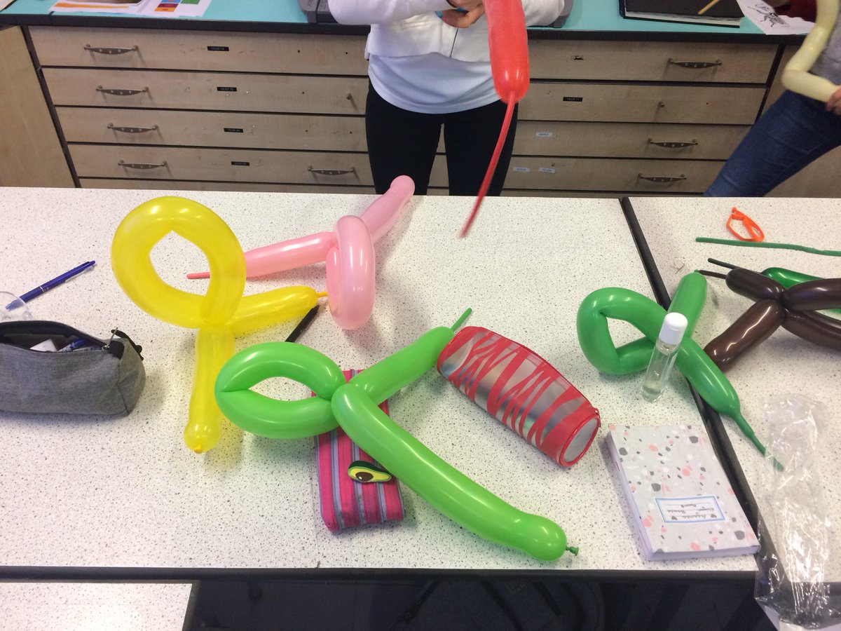 Sculpture doesn’t have to be static, excuse the pun #balloon sculpture