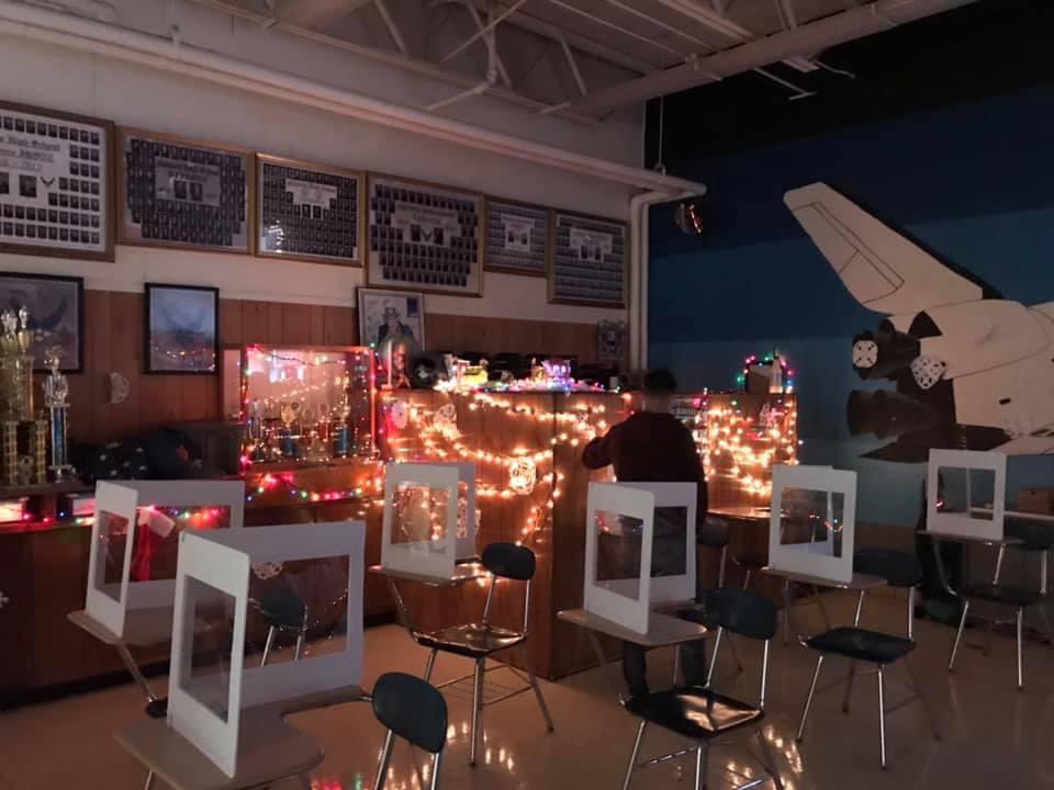 Oh041's tweet photo. It’s beginning to look a lot like Christmas 🎄 🎅🏻 😍 Thanks to these AWESOME Cadets for staying after school and decorating our Classroom. Turned out amazing! https://t.co/8ndw5YXvfz