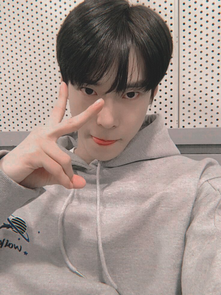 ✰ kyًaa - close tweet media