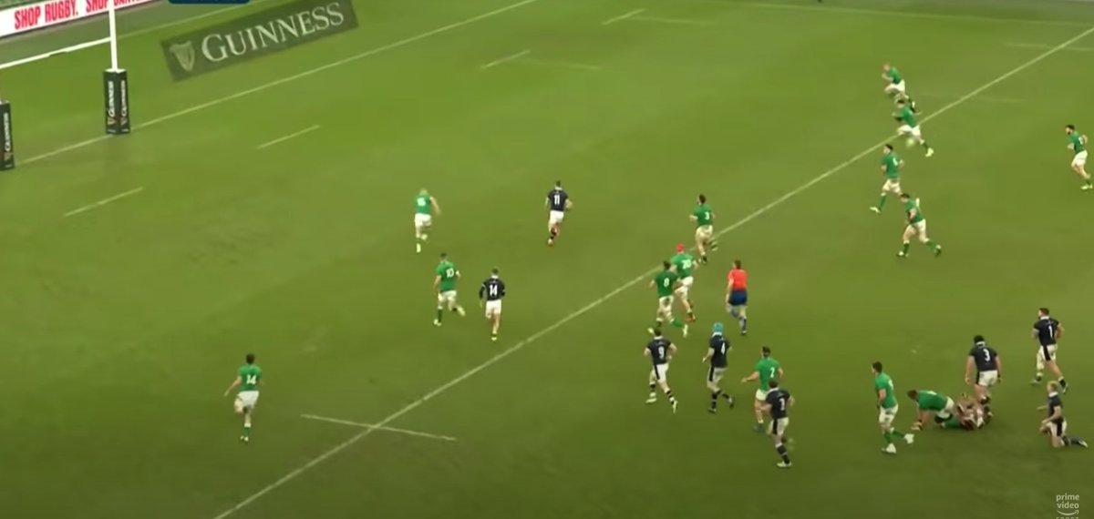 Another good example of this is Duhan van der Merwe's try vs. Ireland. Similarly, the winger immediately recognises the space in the Irish line and ATTACKS it. /9