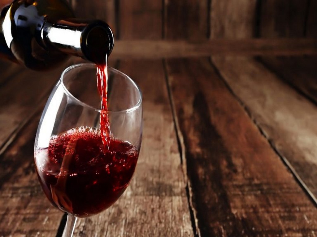cantinabarba's tweet photo. Il vino è parte integrante della nostra cultura e tradizione.

Il vino simbolo di convivialità, di festa, di mito e di dono. 
Il vino presente nella nostra quotidianità.

#abruzzowine #cantinabarba #sommelier #wine #vinery #vinidabruzzo #regalo #natale 
#winery #ideeregalo https://t.co/zENBmikU4M