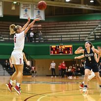 WashU_WBB's tweet photo. 🏀During the 2019-20 Season..... 
Molly Gannon (65), Sammi Matoush (49) and Naomi Jackson (37) combined to knock down 151 of the teams 181 3️⃣pt fgs!
 
Gannon tied for 1st place in the @NewsUAA conference at 2.7 makes per game!

#GetaHandUp #Shooters
#LetsGoWashU @WASHUBears https://t.co/EGRmmNXU1z