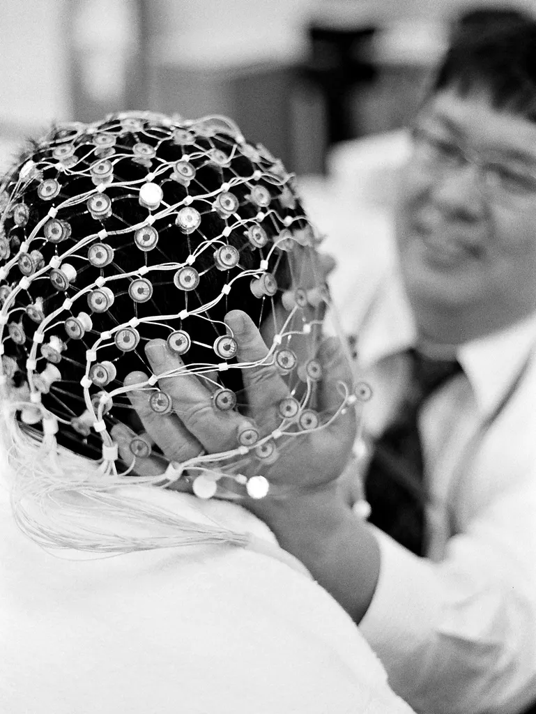 ScienceCQFD's tweet photo. [#Podcast] 2017 > #InterfaceCerveauMachine : je pense donc je fais https://t.co/6sNllNHSMs un #LaMethSci à (ré)écouter via @franceculture ! https://t.co/71xlIqUbtU