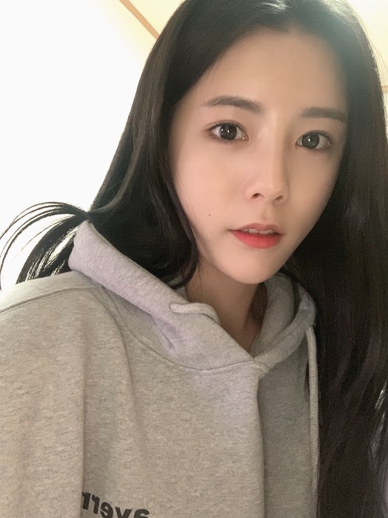 Davely__11's tweet photo. 나를 잃지 말자 https://t.co/HlFwIKSVCa
