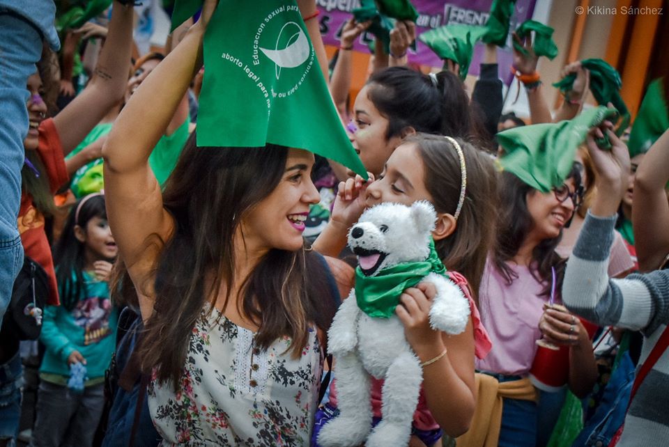 CampAbortoLegal's tweet image. En Argentina, cada 3 horas, una niña es obligada a gestar, parir y criar. En un mundo justo las niñas no son madres. #AbortoLegal2020