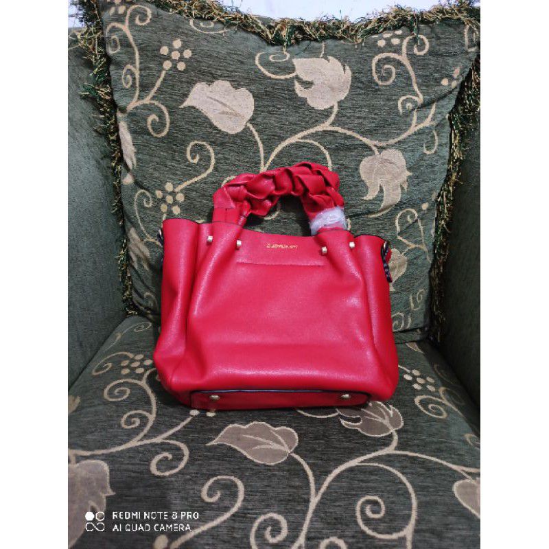 Saya menjual Sale!!! Tas Cina ori... seharga Rp110.000. Dapatkan di Shopee sekarang! shopee.co.id/aixrose/745895… #ShopeeID
