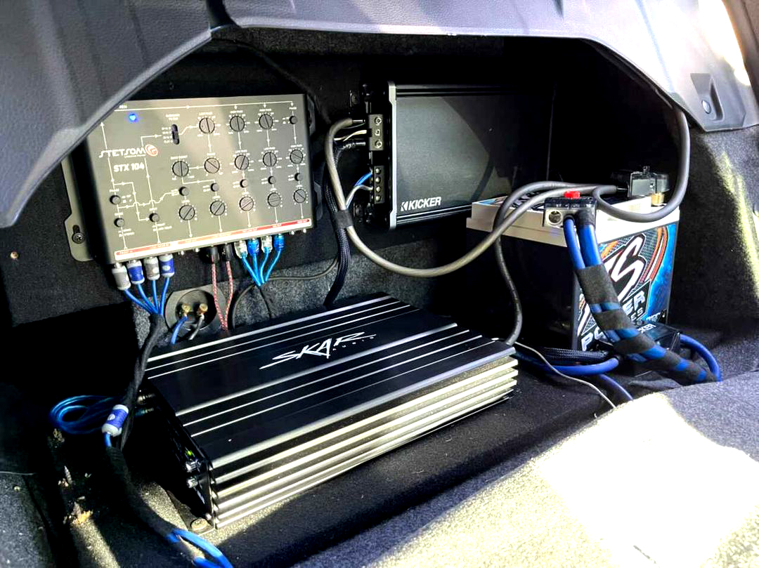 4xspower's tweet photo. @debinsito the new set-up looks great, thanks for the DM! Great work! #XSpowerBatteries #SkarAudio #XSpower #Kicker #Stetsom #4XSpower #RealPowerUnrealPerformance https://t.co/IVyQ6DVMq6
