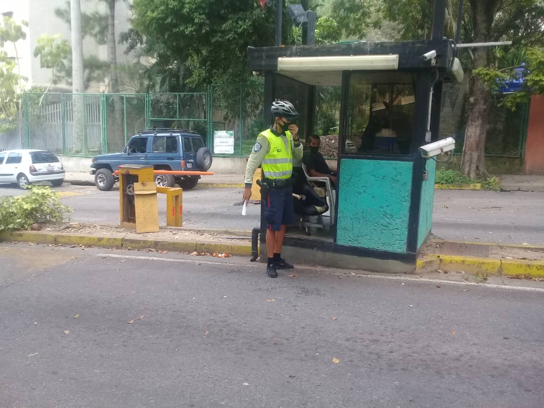 #9deDiciembre Cumpliendo lineamientos y planes de seguridad  funcionarios Policiales realizan recorrido en la Urb. Terrazas del Avila
<a href="/asoteainforma/">ASOTEA</a>
<a href="/DenunciasTDA/">Denuncias Terrazas</a>
#CuidarteEsCuidarnosPMS
