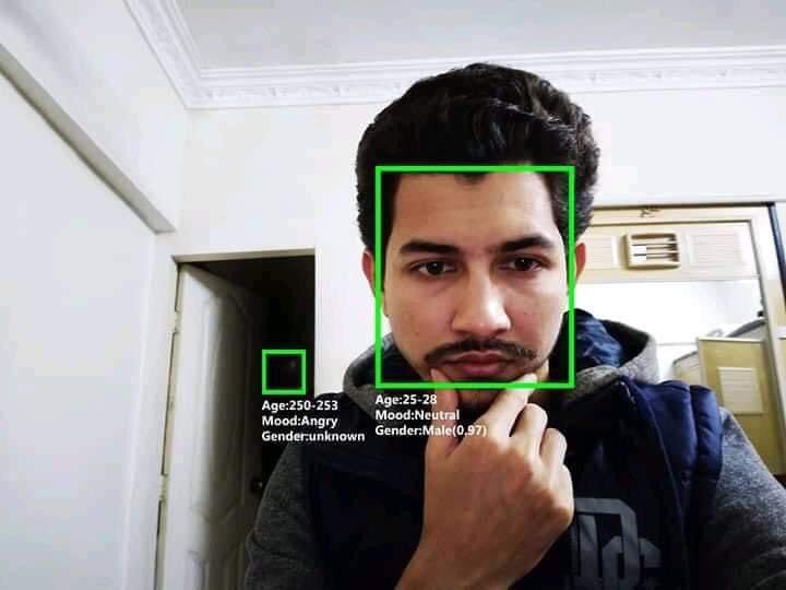 super_ghon's tweet image. مع تكنولوجيا الـ face recognition نشر أحدهم وقال :

يا رب تكون bug 
#face_recognition