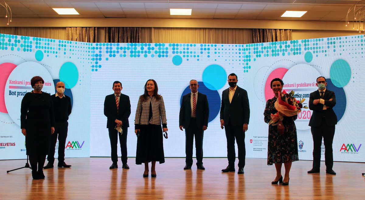 PuneteBrendshme's tweet image. Bashkitë marrin çmime për Praktikat më të mira gjatë 2020
#bashkiteforta

👉mb.gov.al/2020/12/09/bas…