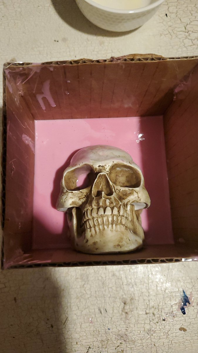 WitchYyc's tweet photo. And so it begins! #Candles #candlemaker #ouryyc #ShopLocal #freedelivery #freedeliverycitywide #Calgary #calgaryowned #wednesdaythought #localcandlemaker #skull #bleederskulls #newmold #newcandlemold https://t.co/wP1yFwohAk