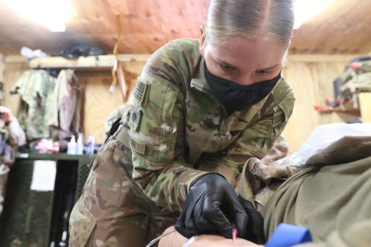 MNNationalGuard's tweet image. Soldiers with the @mnnationalguard 2nd Battalion 135th Infantry Regiment, participated in a joint medical evacuation exercise recently with French Forces based in Djibouti, Africa, in an effort to streamline medical evacuation processes between the two partner nations.