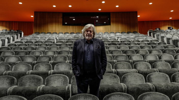 Delcroixx's tweet photo. #DanielBenoin, directeur du théâtre d'Antibes, furieux face au report potentiel du #déconfinement https://t.co/NFq0jUhjV4 via @Figaro_Culture https://t.co/6tx2cTbbPg