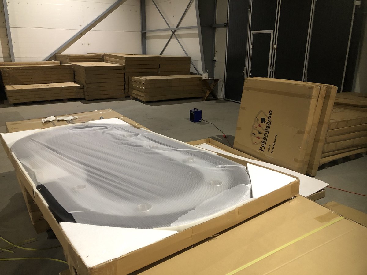 Pokerutstyr.no Twitter: "Juleverksted på lageret. Vi gjør nå klar 2 pokerbord som skal leveres til en kunde Sørlandet. https://t.co/UHiIqn06u4 https://t.co/81OMmUQWA2" / Twitter