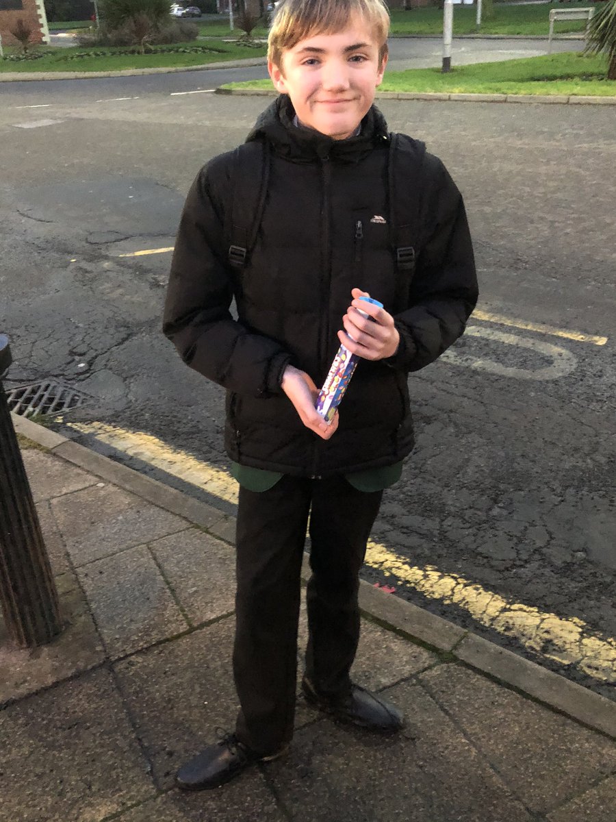 Newshamforum's tweet photo. Weβve been giving our young people chocolate on the way home from school as an act of kindness this winter. Itβs been lovely to catch up with you all and weβre so pleased youβre all staying safe! #youthwork #detachedwork #youngpeople #christmas https://t.co/hL3AKVZvoK