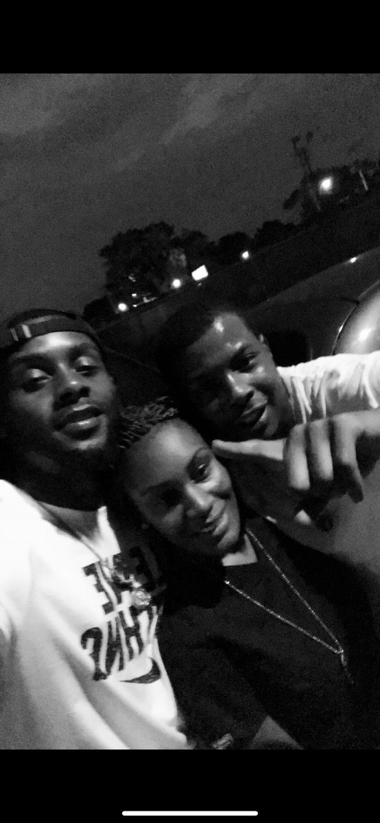 TooCoo2speak's tweet photo. Happy Birthday to my cousins Mond and Kev !!! 4EVER Roc’n 4Life #4BO🤫💵💵enjoy y’all day https://t.co/PxhHGSKgJI