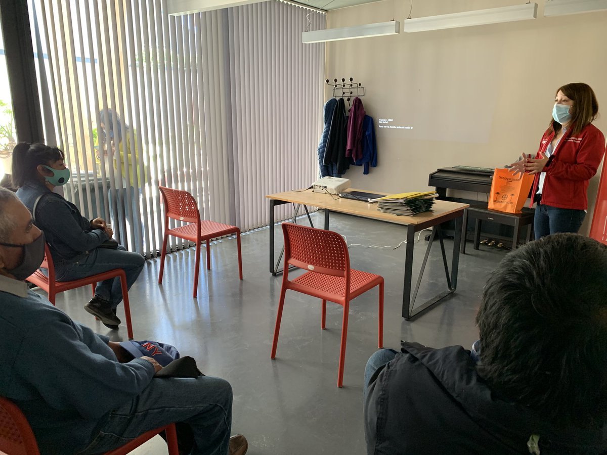 anahormazabal's tweet photo. Cumpliendo con las medidas sanitarias correspondientes, iniciamos exitosamente el proceso de capacitación de las Mesas de Fortalecimiento Cañete y Arauco del Programa Chile Indígena @CONADI_Gob. #Agricultura #Rendiciones #CuidémonosEntreTodos https://t.co/AZ4RZgSBOA