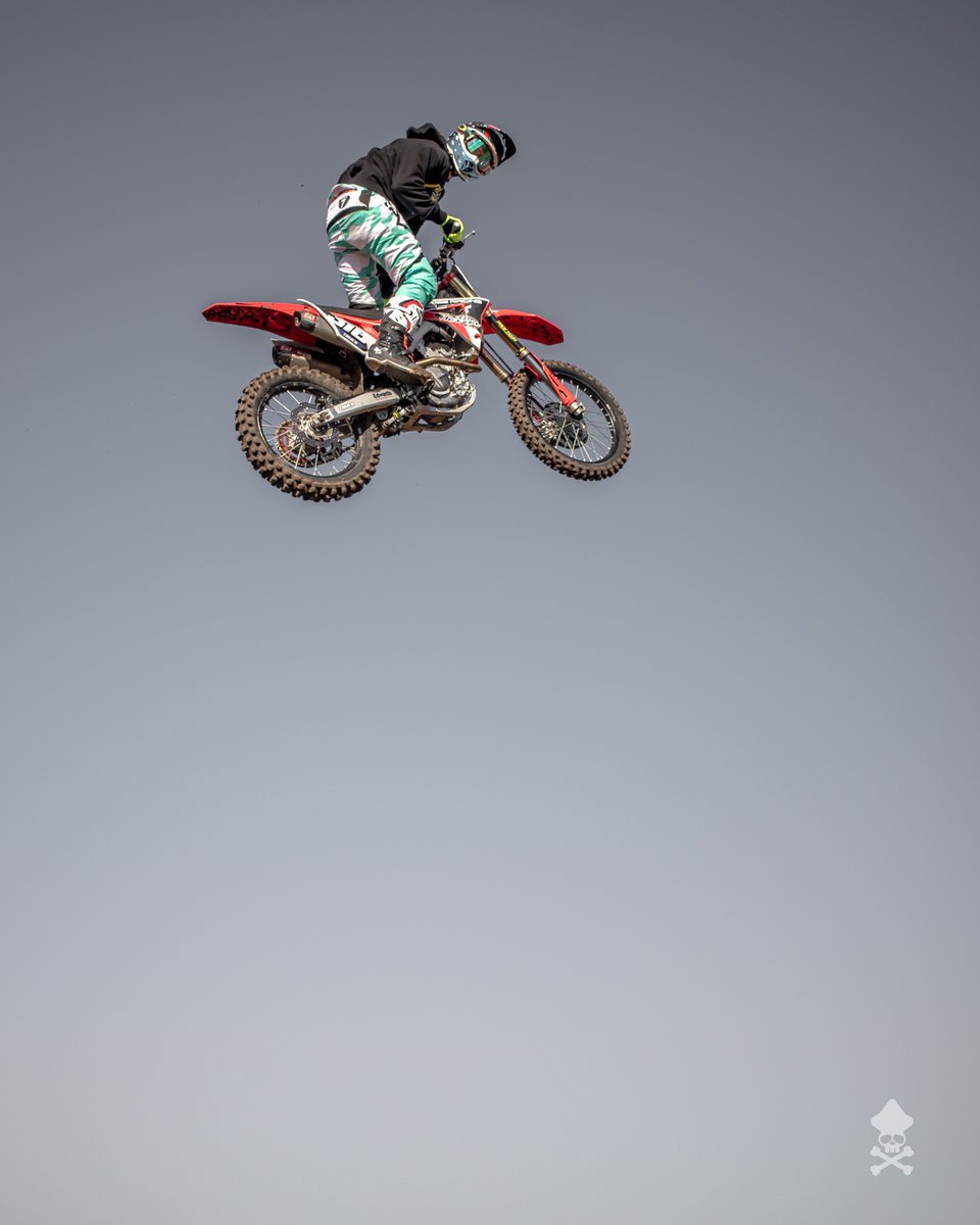 motoantics's tweet photo. Look at all the haters from your great height. 💪🏼 #motocross #motophoto #squidsquad #mxsquid #mx #motoantics https://t.co/NAKITJDhUB