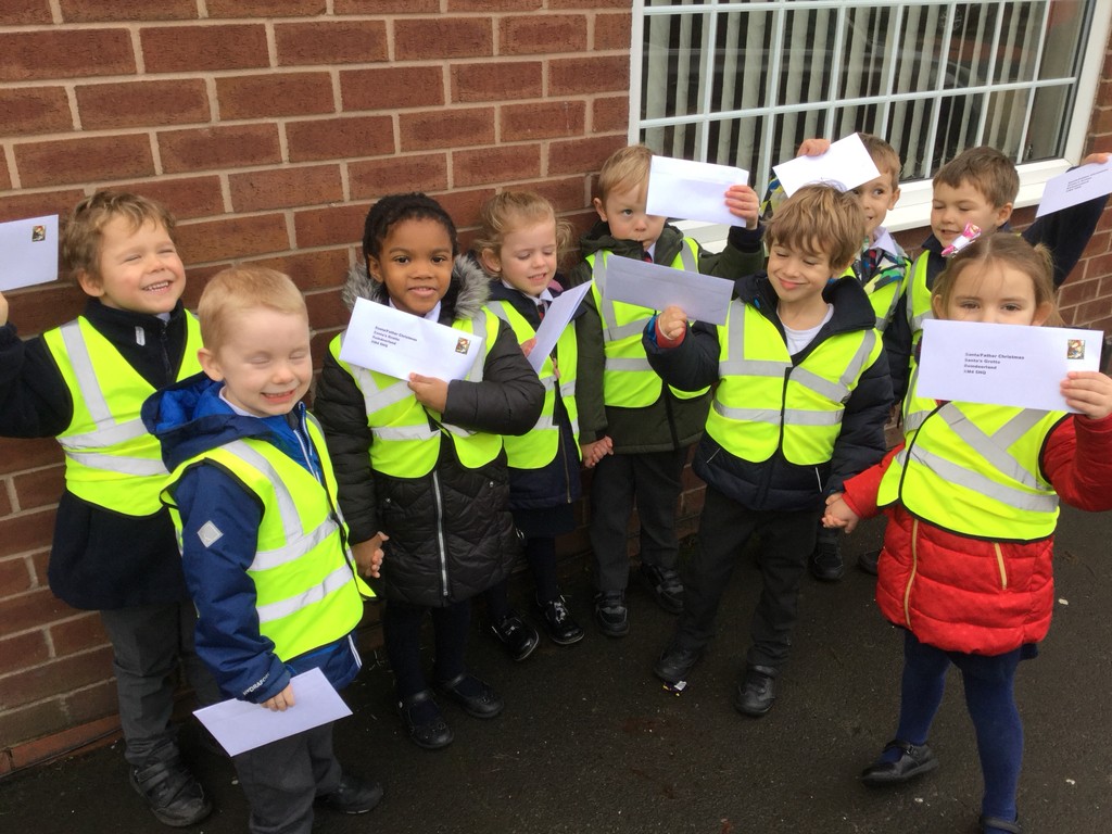 boothstownmeths's tweet photo. Reception had lots of fun posting their letters to Santa today! 🎅 https://t.co/1ZzLKbmYZu