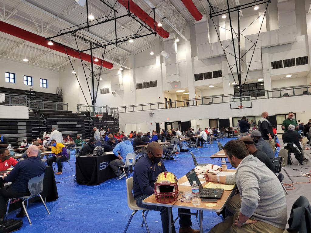 JohnsCreekHSFB's tweet photo. JC coaches at it again! @FBCoachJC, @coachanderson66, @bsweatt60, @CoachSegaloff all out at recruiting fairs looking for more offers. Won't stop till our guys have offers n options! #OfferWeek continues at #OfferCreek! #JustConquer @LeadGladiator @FultonAD_crafts @RecruitGeorgia https://t.co/ayaSIEKtv7