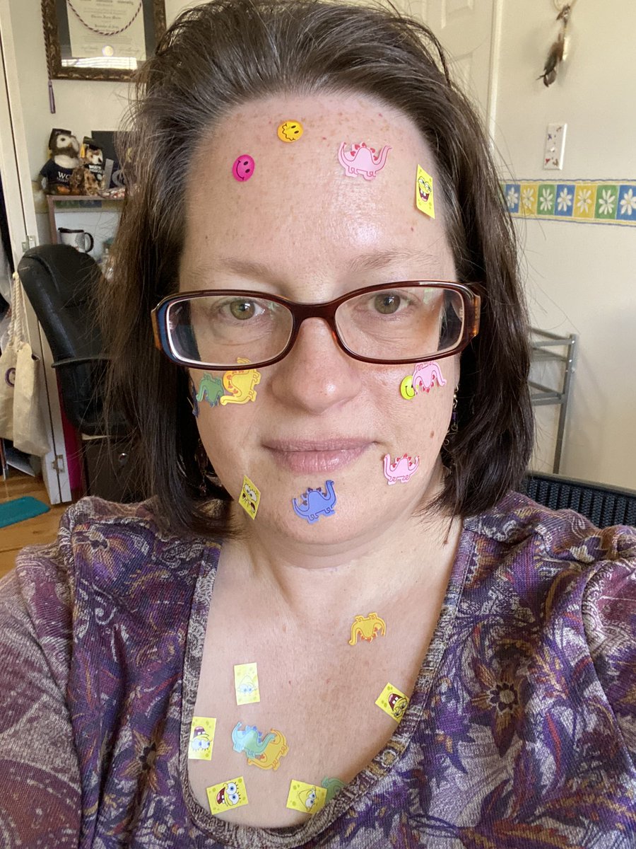 ReseMeres's tweet photo. Trying something new to spark participation. 50% more students on camera today and at least that much more participation in the lesson. #SSDLife #teacherlife #WeGetToBeExcellent https://t.co/9OJEYVzdcU
