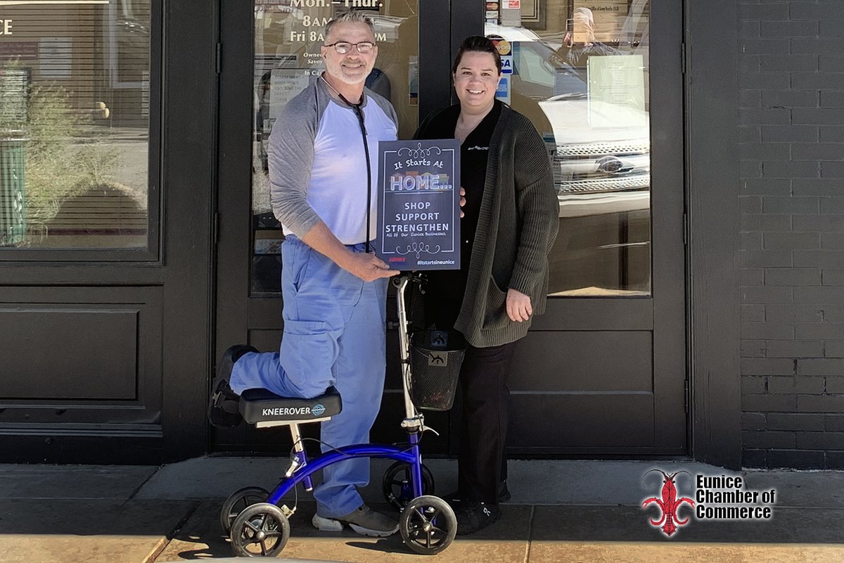 ChamberEunice's tweet photo. EUNICE CHAMBER OF COMMERCE "IT STARTS AT HOME" Campaign w/Michael Sonnier, FNP -16 years experience and Amanda Willis, CPNP-PC -7 years experience. Best thing about doing business in Eunice: "Being around people I know and being able to help people I know.” #itstartsineunice https://t.co/UflNy12WbS