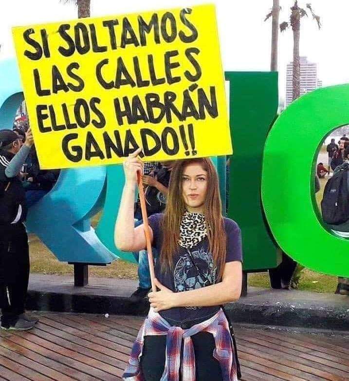 Vyckybetty's tweet image. Yo no quiero que ganen ellos!!
Quiero que todos salgamos vencedores 
#NoSoltarLasCalles