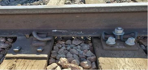 USDOTFRA's tweet photo. #FRAResearch &amp; @Illinois-Alma completed field testing of elastic fasters at #TTCI. The work was part of an ongoing investigation into timber crosstie fastener failures on North American #railroads. Read more: https://t.co/CQeLJGck4c. https://t.co/0KdBBjZUUd