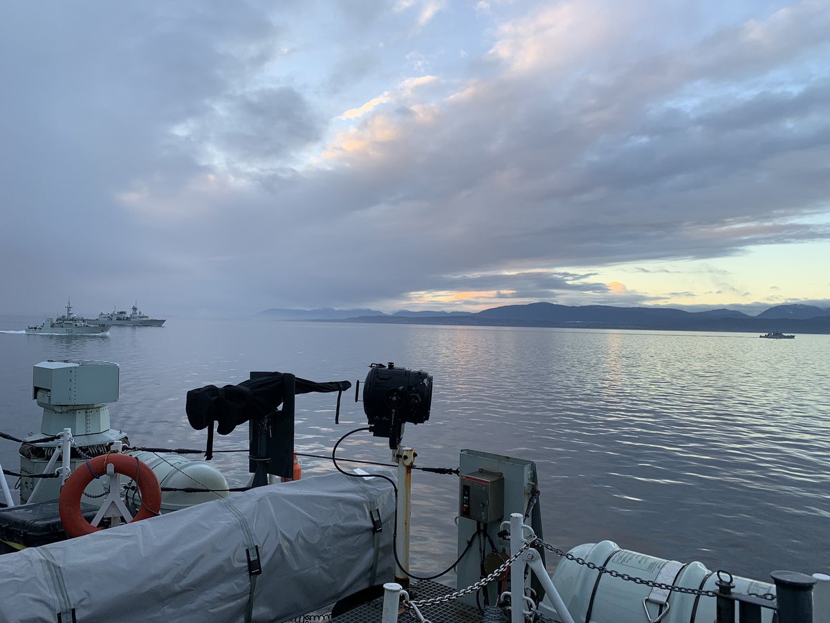 Time for some  #OOWManoeuvres !  #HMCSWhitehorse  @HMCSNCSMCalgary and  @Hmcs_nanaimo take station in a line abreast on  @HMCS_NCSMRegina Despite having the farthest to go, NAN was first to station #GreatNavyDay  #TridentFury20