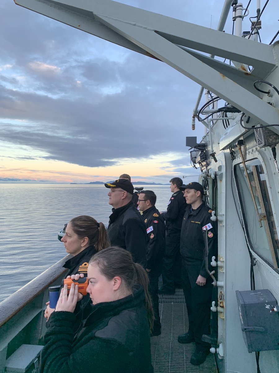 Time for some  #OOWManoeuvres !  #HMCSWhitehorse  @HMCSNCSMCalgary and  @Hmcs_nanaimo take station in a line abreast on  @HMCS_NCSMRegina Despite having the farthest to go, NAN was first to station #GreatNavyDay  #TridentFury20