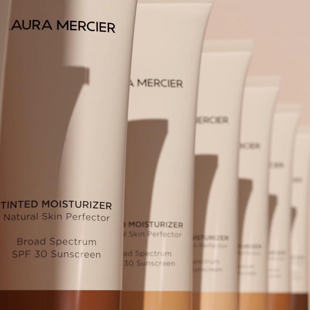 parispackweek's tweet image. @dothings_nyc has redesigned the packaging for @lauramercier tinted moisturizer.

follow our Instagram @adfpcdpld

#beautypackaging #makeupdesign #innovation #makeuppackaging #makeup #lauramercier #packaging #innovative #thinkpackaging #packagingoftheworld #design #luxurydesign