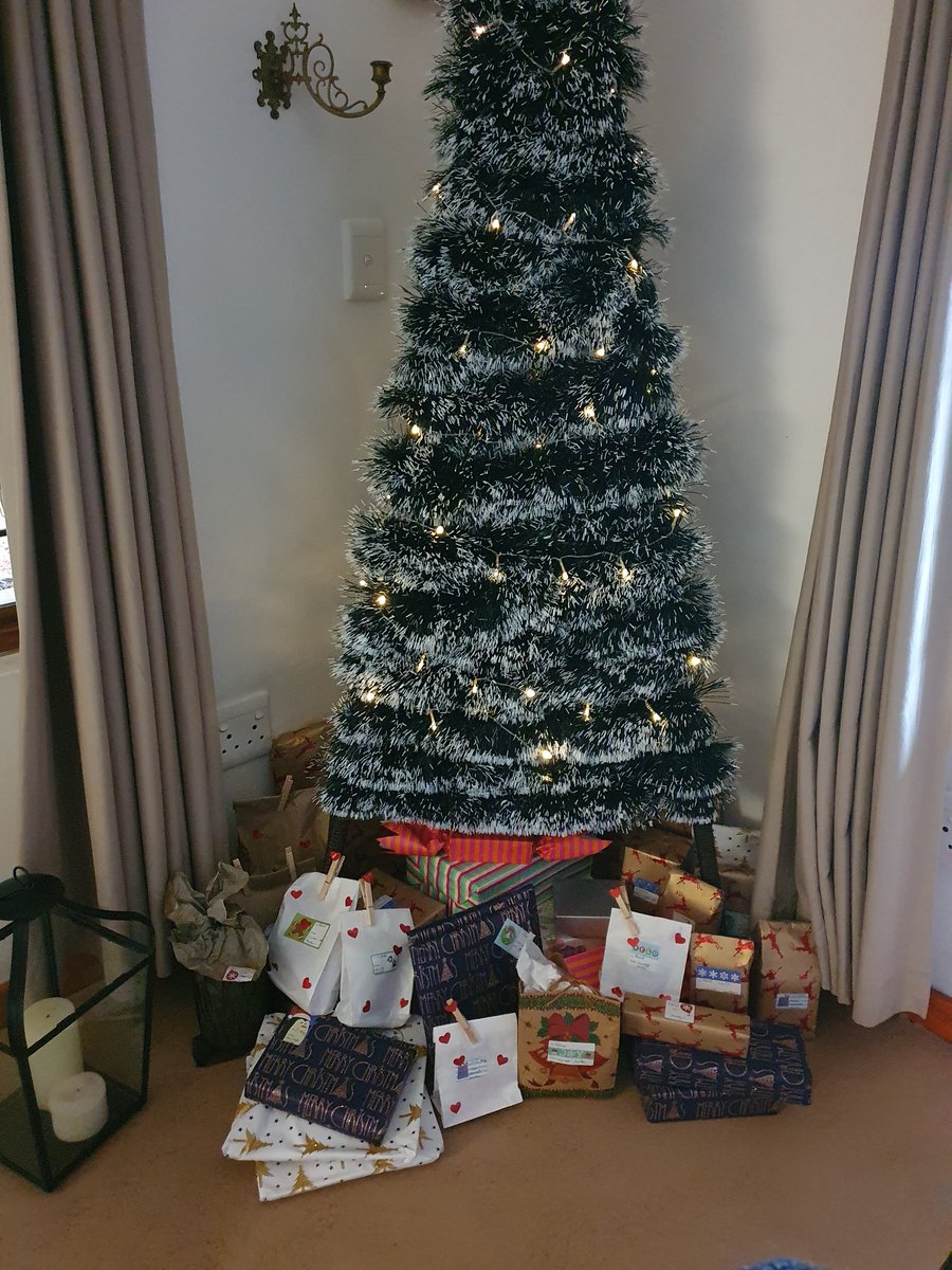 1cyclemech's tweet photo. Me thinks we ready for Christmas
#familytime #loadsofpresents #festiveseason #christmastree #festivevibes https://t.co/geAYQFUvvj