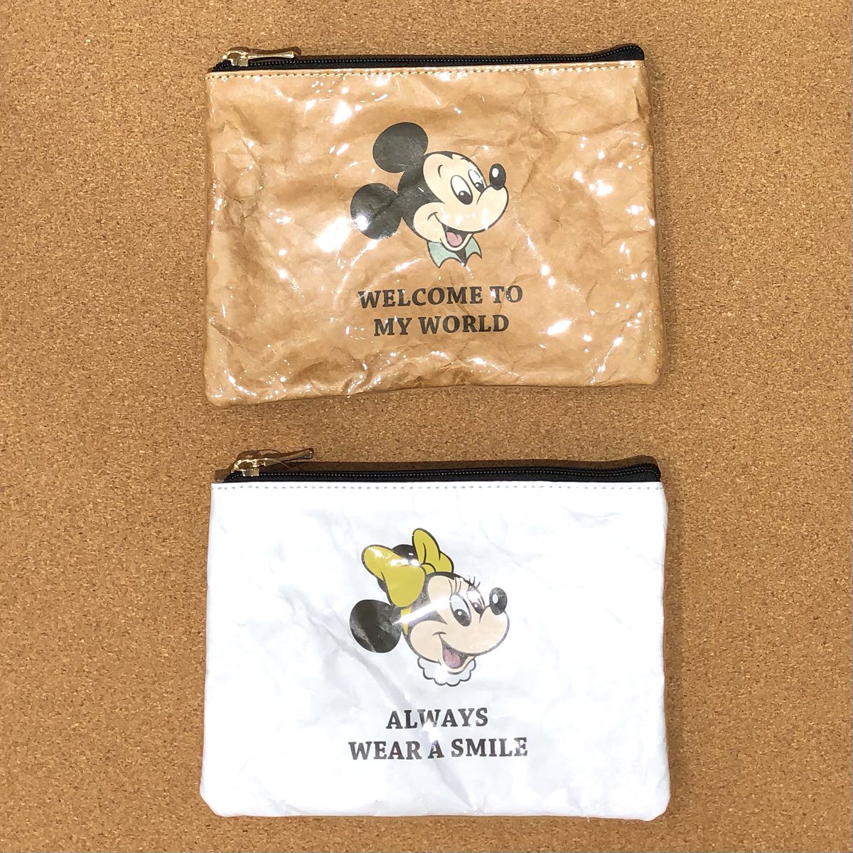 Accommode 西宮ガーデンズ店 على تويتر Disney クラフトポーチ 人気のクラフト紙風素材に レトロテイストのプリントがマッチ ミッキーマウス ミニーマウス プルートの3種類 Pvc素材を使っているので 汚れもつきにくく 水に濡れてもサッと拭きやすい Accommode 西宮ガーデンズ店 على تويتر Disney クラフトポーチ 人気のクラフト紙風素材に レトロテイストのプリントがマッチ ミッキーマウス ミニーマウス プルートの3種類 Pvc素材を使っているので 汚れもつきにくく 水に濡れてもサッと拭きやすい