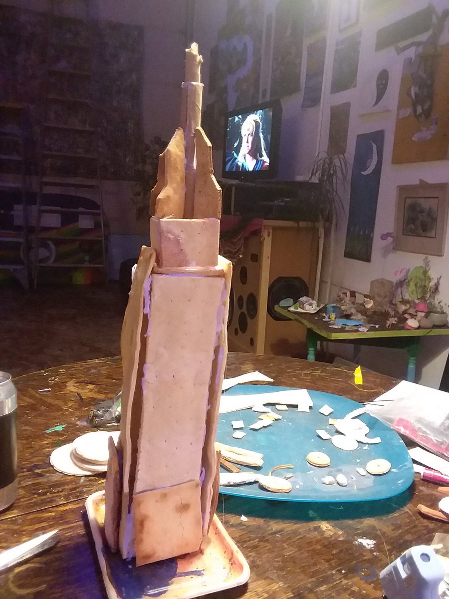 geebevly's tweet photo. Xena and salt dough. Decompressing. https://t.co/9xshzO15Tx