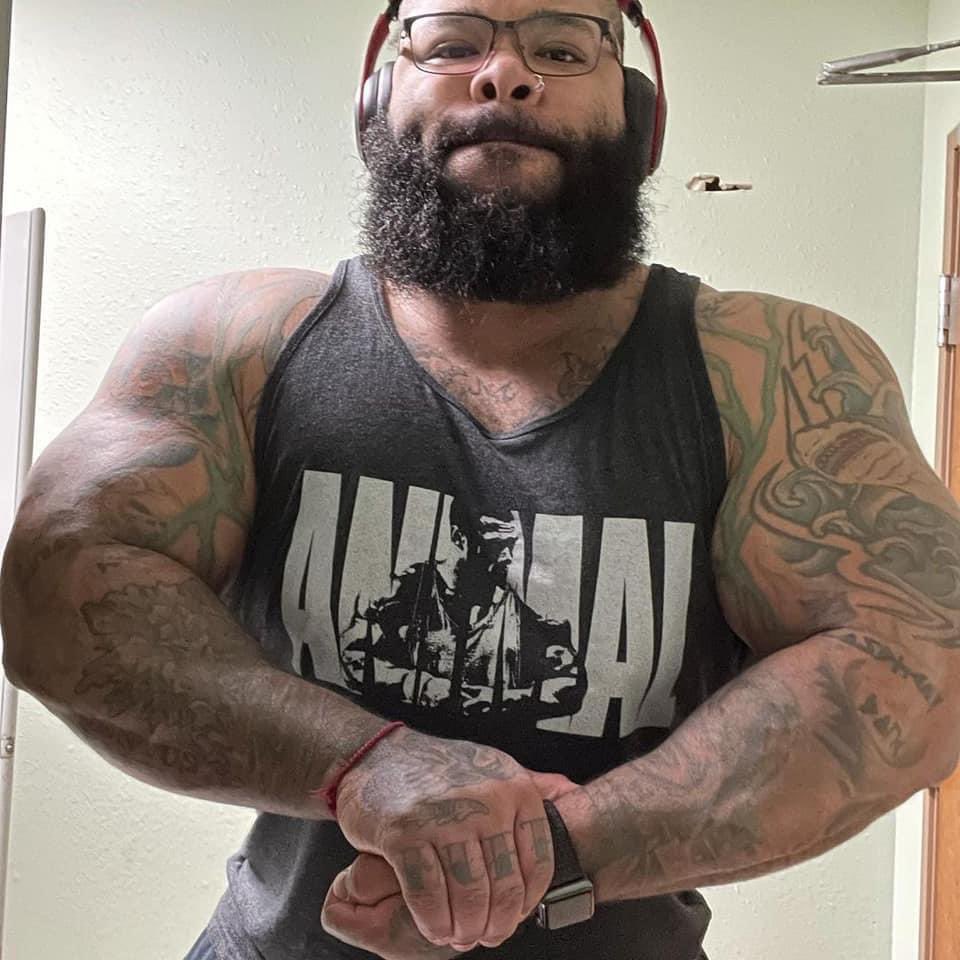 MaleMediaMind's tweet photo. #M3APB If you know who these subjects are, tag them in the comments. M3 followers love to know their online crushes. Please help us out. #bearedblackmen #bigdude #malemediamind #musclebear #ThickBoyProblems #beardgang https://t.co/LifrMUr8lj