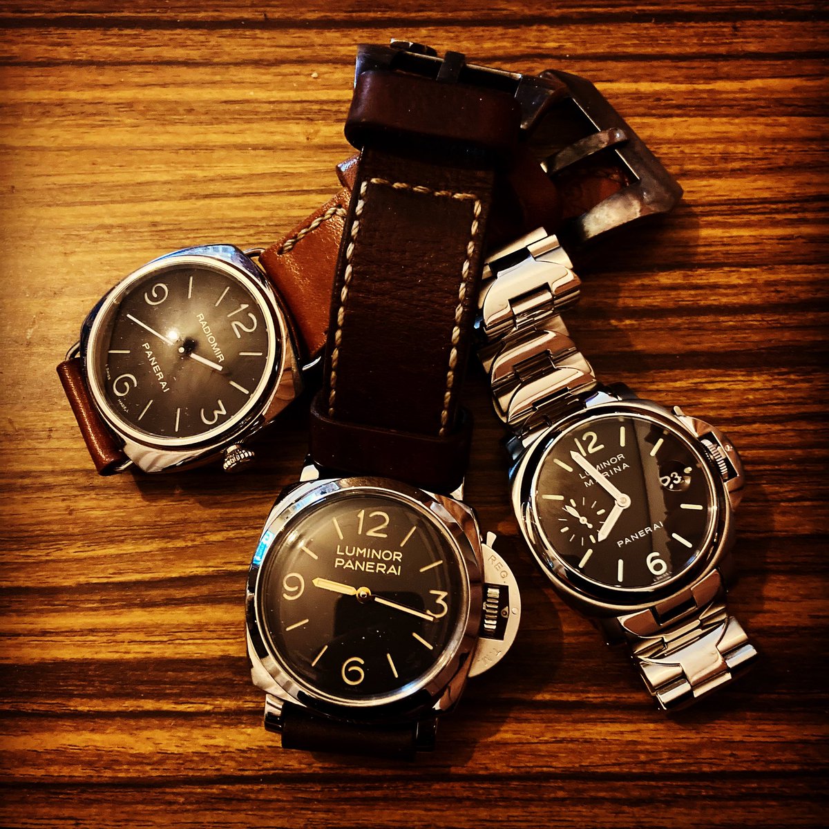 exmachina24's tweet photo. メタルバンドのがどうしてもしてみたくて

そして40mmという大きさも都合いい。記憶が正しければ2000年位から流行したのはこの40mmケースのものだったかと。いやあ、懐かし過ぎ。ベルトも造りが凝ってる時代。ETAのムーブメントなので特に何ってわけでもない。

#PAM00050
#PAM00210
#PAM00372 https://t.co/Ezjp9PcN4c