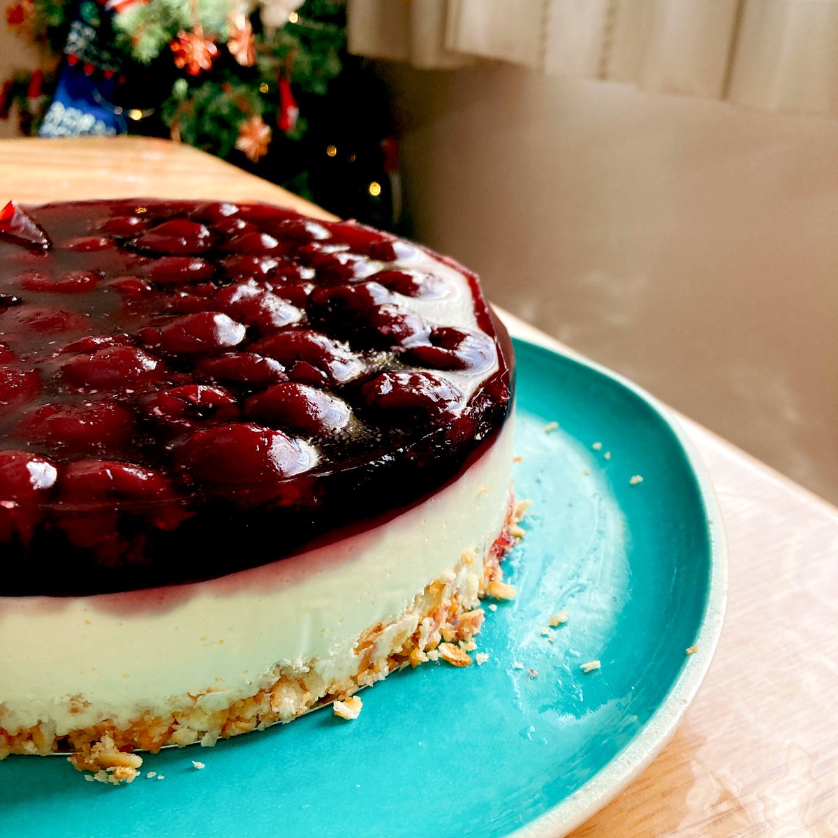 クリスマスになると母が作ってくれてたアメリカンチェリーのせのチーズケーキ 大好き ももろ 絵本作家 Illustrator 5月 おうちジャングル 発売のイラスト