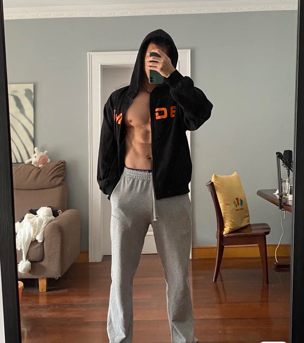 Louis19771577's tweet photo. #无锡
#上海
#平安夜
你的平安夜怎么过的呀？ https://t.co/xdP6lQvfly