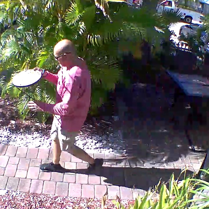 LoLo615's tweet photo. For those on #SiestaKey or nearby, watch out for this a**hole creeping around your property &amp; stealing your stuff! Scoped it out &amp; stole a little table right off of the patio of my rental. If you see/know this person, please contact the Sarasota Sheriff's Office immediately. https://t.co/4wtSxoquho